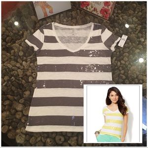 💚NY&CO sequined tee. *Fits like a small